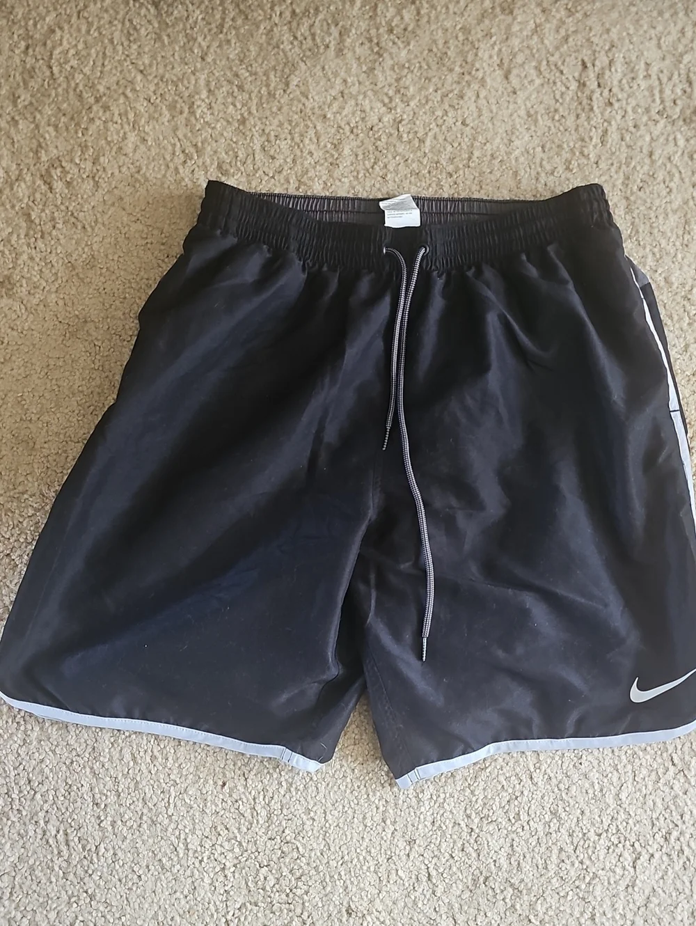 Mens Size XL Nike Black Athletic Training Shorts with Gray Trim